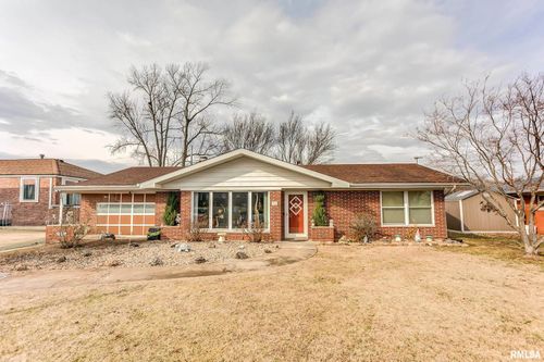 29 Lakeshore Dr, Belleville, IL, 62220-2829 | Card Image