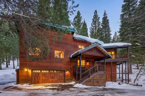 711 Conifer, Truckee, CA, 96161-3924 | Card Image