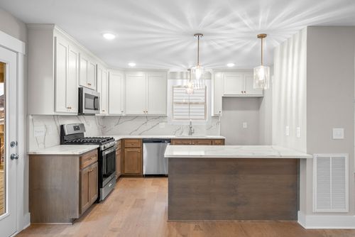 1592 Collins View Way, Clarksville, TN, 37043-1527 | Card Image