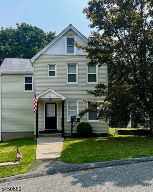 22 Brook St, Butler, NJ, 07405-1496 | Card Image