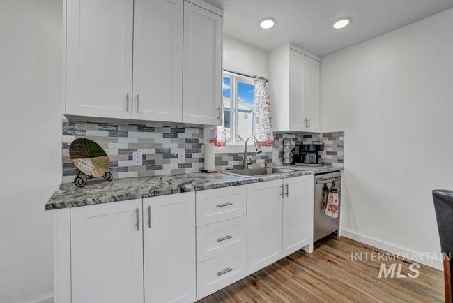 1930 Poplar Ave, House other with 5 bedrooms, 3 bathrooms and null parking in Twin Falls ID | Image 4