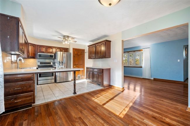 2425 Us Route 30, House other with 3 bedrooms, 2 bathrooms and 2 parking in Hookstown PA | Image 7