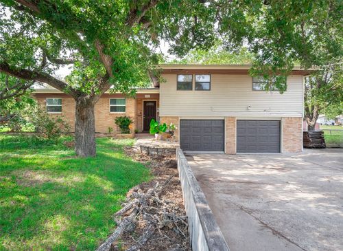 1806 Murray Ave, Rockdale, TX, 76567-2572 | Card Image