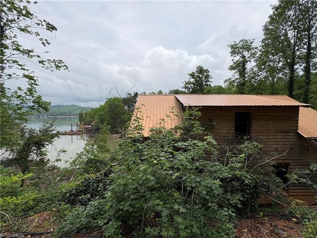121 Anglers Way, House other with 3 bedrooms, 3 bathrooms and null parking in Lake Lure NC | Image 4