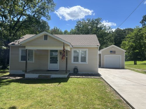273 Washington Ave, Camden, TN, 38320-1163 | Card Image