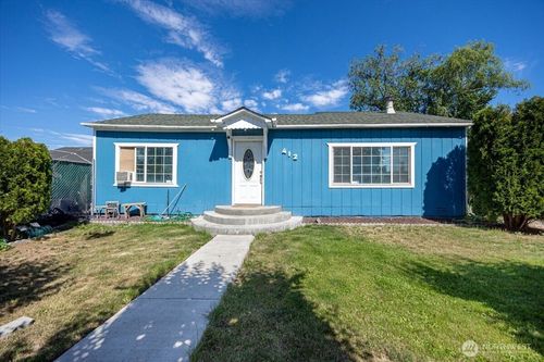 412 Maple Ct, Toppenish, WA, 98948-1263 | Card Image