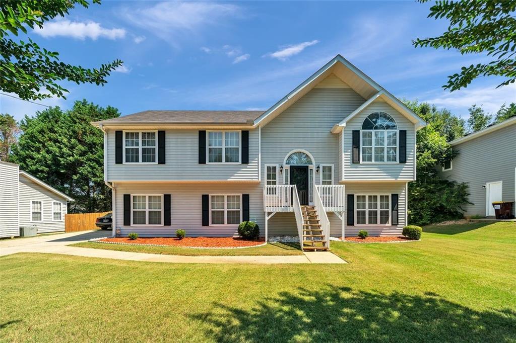 Roberts Dr, Mableton, GA 30126