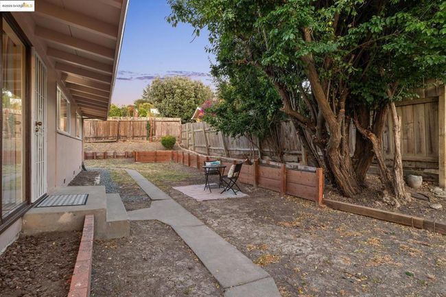Spacious Back Yard | Image 44