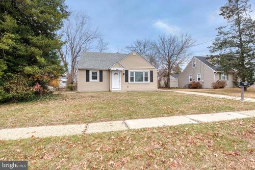 225 Russell Ave, BARRINGTON, NJ, 08007-1223 | Card Image