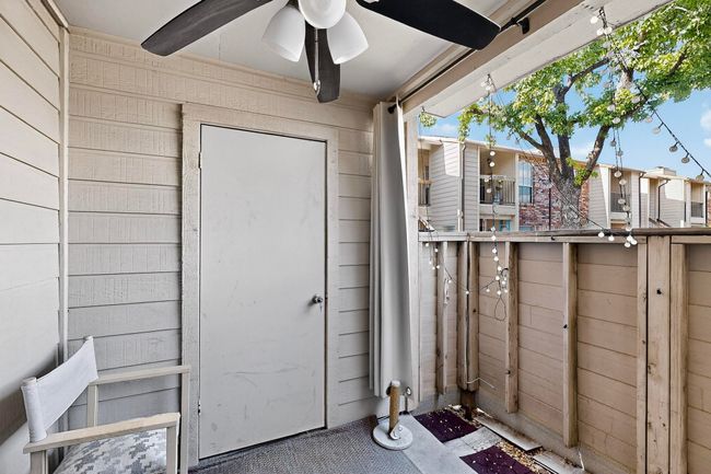 Entrance to property with ceiling fan | Image 20