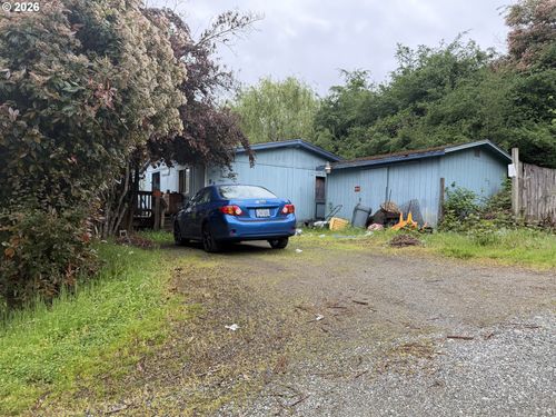 521 Nw Harrison St, Canyonville, OR, 97417-8752 | Card Image