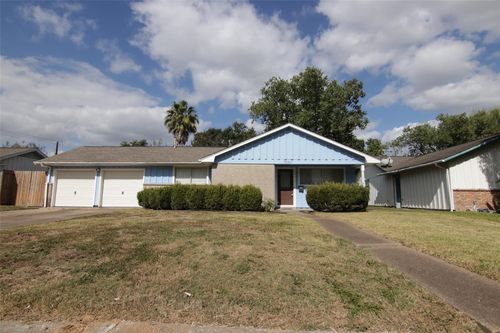 7030 Sharpview Dr, Houston, TX, 77074-4822 | Card Image