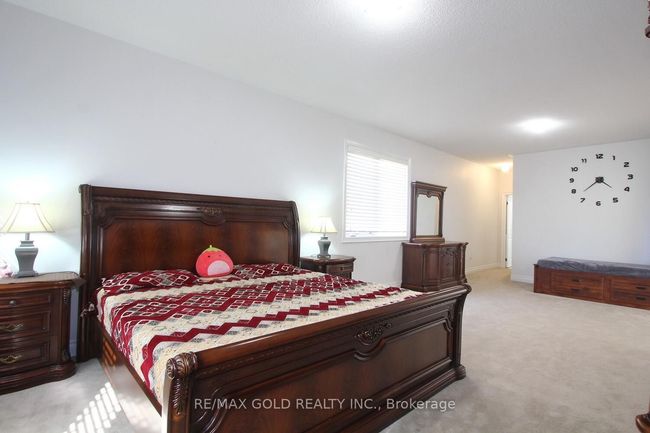 14 Ladbrook Cres, House other with 7 bedrooms, 5 bathrooms and 4 parking in Brampton ON | Image 29
