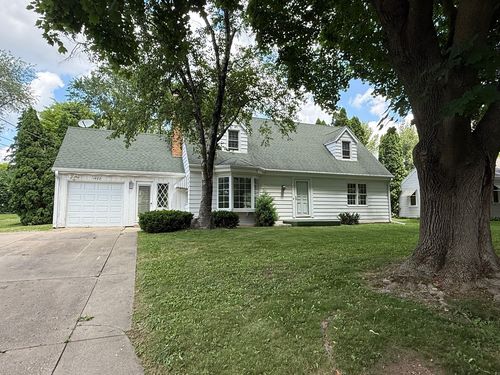 1402 Lacresta Dr, Freeport, IL, 61032-6138 | Card Image