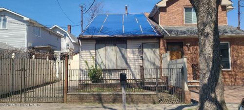 61 Ackerman Street, Staten Island, NY, 10308 | Card Image