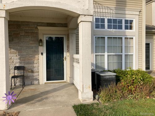 10105 W Midway Ct, Commerce Township, MI, 48390-4012 | Card Image
