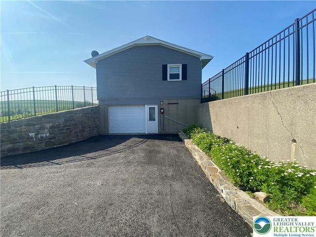 1657 Pen Argyl Rd, House other with 3 bedrooms, 2 bathrooms and null parking in Pen Argyl PA | Image 18
