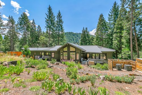 24041 Highway 140, Eagle Point, OR, 97524-5552 | Card Image