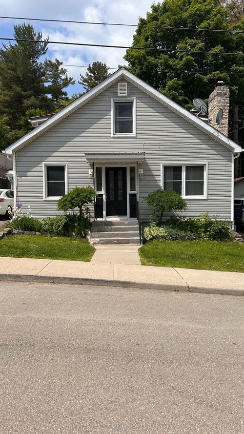 22 Mccready St, Brockville, ON, K6V5N3 | Card Image