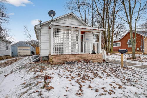 1520 Congress St, Lansing, MI, 48906-4903 | Card Image