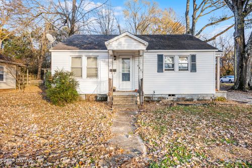 1013 S High St, Trenton, TN, 38382-3004 | Card Image