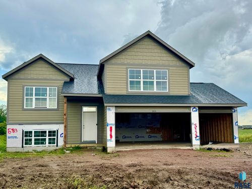 5933 S Coneflower Ave, Sioux Falls, SD, 57108-4572 | Card Image