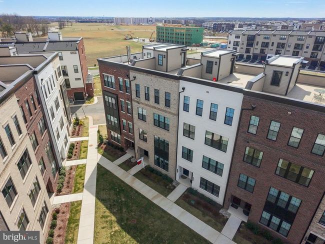 43476 Danville Ter, Condo with 3 bedrooms, 3 bathrooms and null parking in ASHBURN VA | Image 36