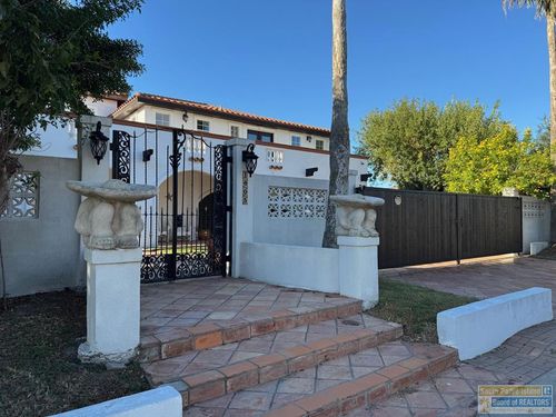 1805 N Shore Dr, Port Isabel, TX, 78578-4621 | Card Image