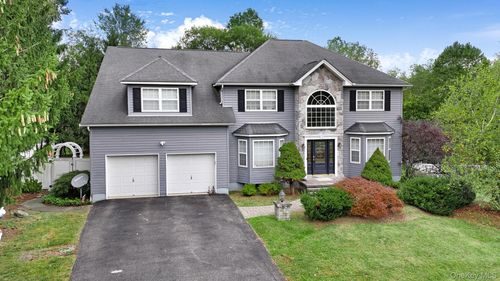 1010 Pine Vw, New Windsor, NY, 12553-4902 | Card Image
