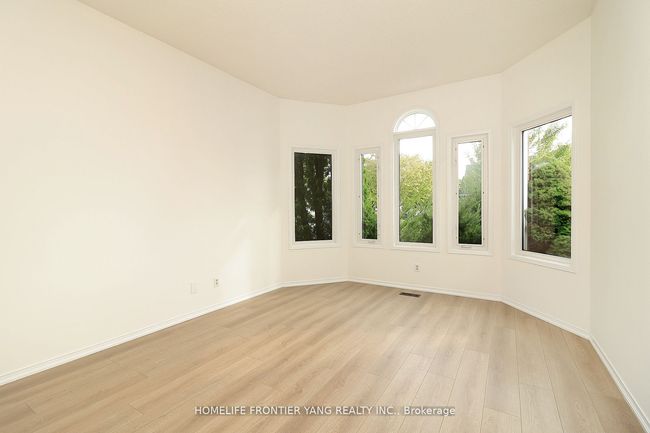 8 Wigston Crt, House other with 5 bedrooms, 3 bathrooms and 4 parking in Whitby ON | Image 6