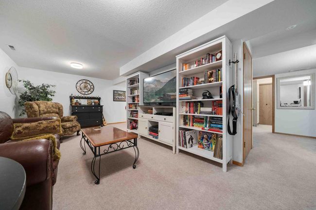 74 Park Meadows Lane Se, Townhouse with 3 bedrooms, 3 bathrooms and 3 parking in Medicine Hat AB | Image 33