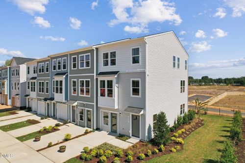 3215 Goldney Rd, Raleigh, NC, 27610-7082 | Card Image