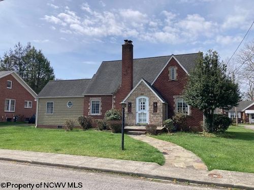 344 E 7th St, Weston, WV, 26452-2107 | Card Image
