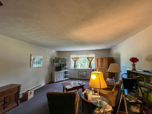 apt-e-103 Horse Pond Rd, Salem, CT, 06420-4042 | Card Image