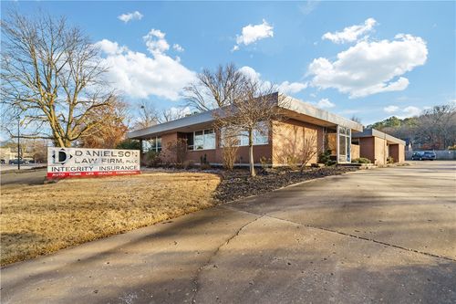 b-909 E Rolling Hills Dr, Fayetteville, AR, 72703-3427 | Card Image