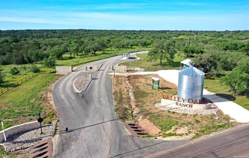 194 Crescent Rdg, Hondo, TX, 78861-2446 | Card Image