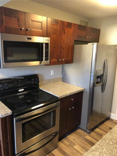 apt-201-1333 S Dixie Hwy, Deerfield Beach, FL, 33441-6538 | Card Image