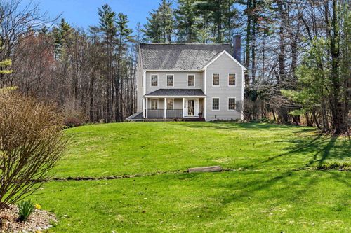 7 Lindon Dr, Brentwood, NH, 03833-6524 | Card Image