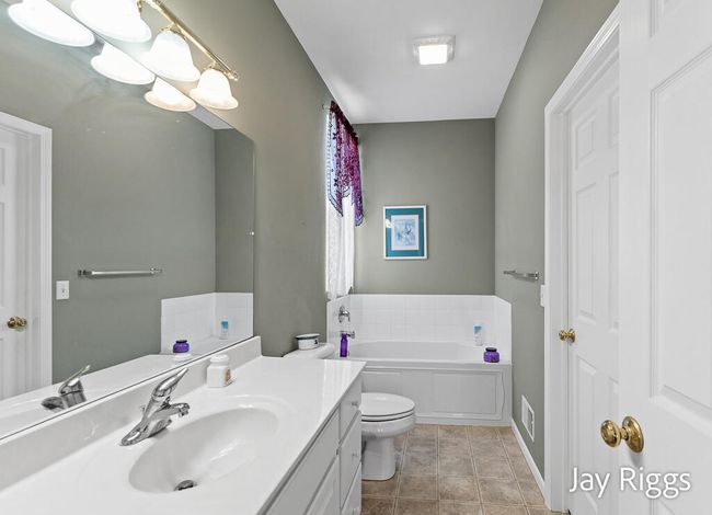2520TurningLeafWay-37LoRes | Image 37