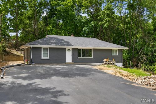 5511 Wilborn Dr, Jennings, MO, 63136-3525 | Card Image