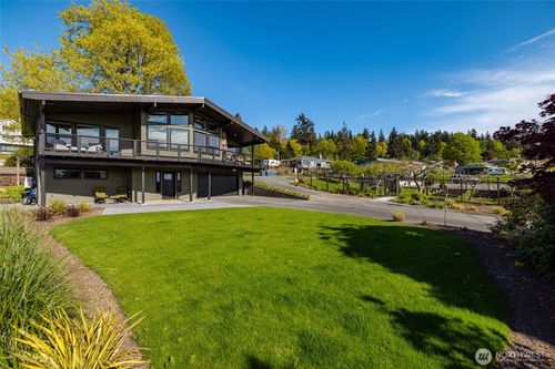 8177 Cultus Dr, Clinton, WA, 98236-8903 | Card Image