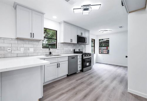 7607 Grape St, Houston, TX, 77074-4223 | Card Image