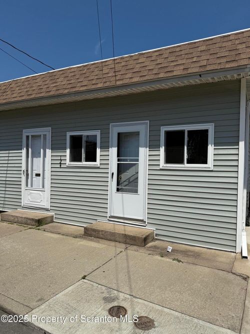 124 Delaware Ave, Olyphant, PA, 18447-1518 | Card Image
