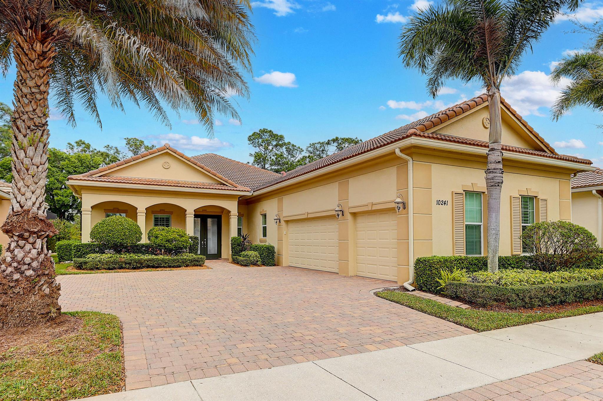 Visconti Way, Port Saint Lucie, FL 34986