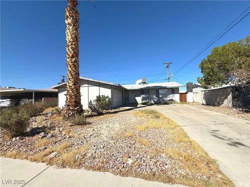 5804 Jerry Dr, Las Vegas, NV, 89108-1513 | Card Image