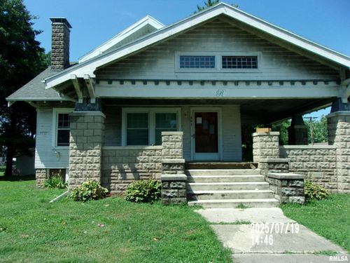 201 W State St, Astoria, IL, 61501-9109 | Card Image