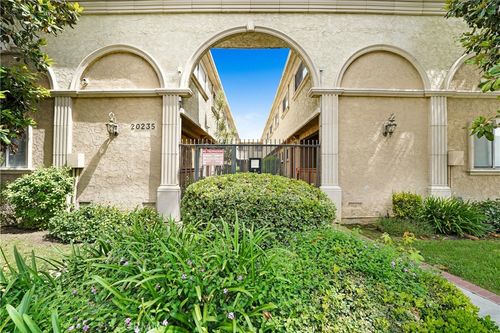 6-20235 Cohasset St, Winnetka, CA, 91306-2907 | Card Image