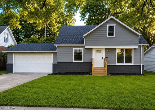 4960 E 81st St, Garfield Heights, OH, 44125-2018 | Card Image