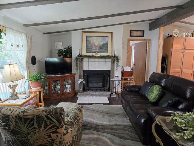 17172 Ne 37 Th Ave, House other with 3 bedrooms, 2 bathrooms and null parking in CITRA FL | Image 9