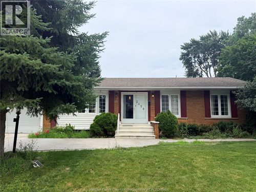 2450 Academy Dr, Windsor, ON, N9E2G6 | Card Image